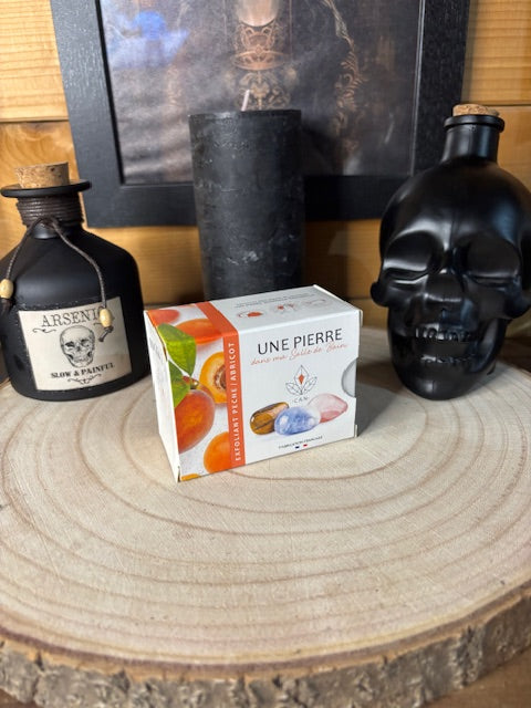 Savon Exfolient Pêche Abricot Pierre au centre